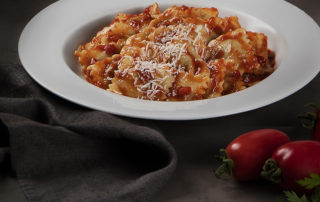 Spoleto lança novos pratos cozinha da casa com receitas assinadas pela chef andréa da conceição